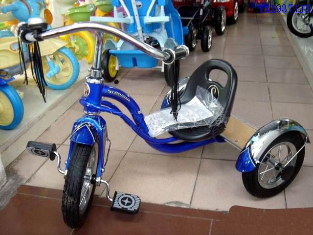 <img src='photo/2010A/YX1937115.jpg'width='400' height='300'>